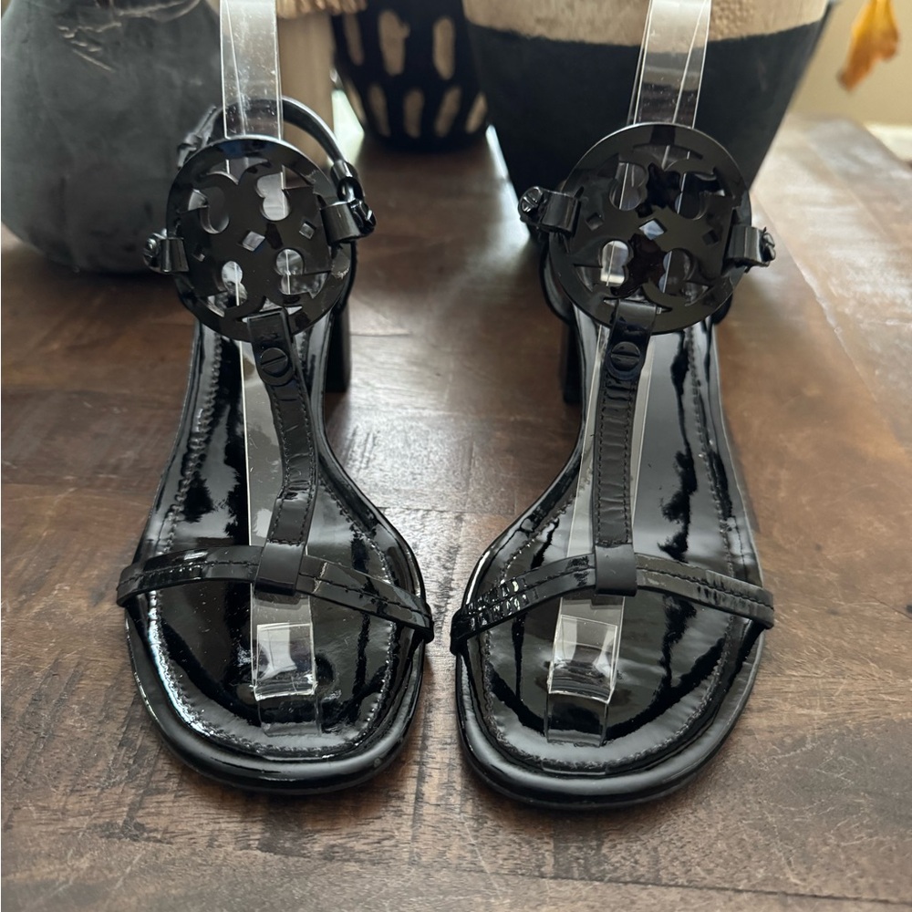 EUC Tory Burch Miller Black Patent Leather T-Strap Block Heel Sandals sz8.5